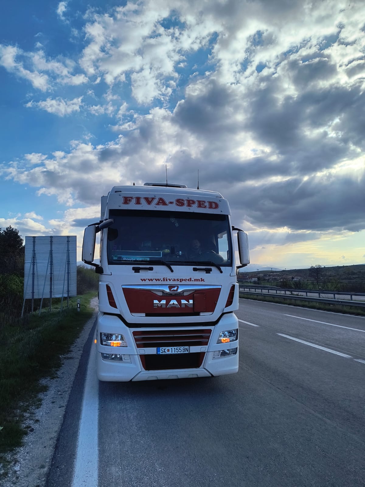Fiva-Sped MAN truck on the highway